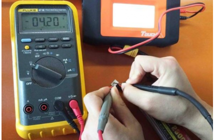 LCR表和万用表的区别是什么，您了解吗？